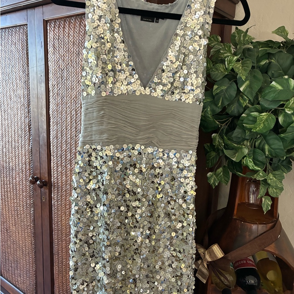 BCBGMaxAzria Silver Sequin V‑Neck Evening Dress